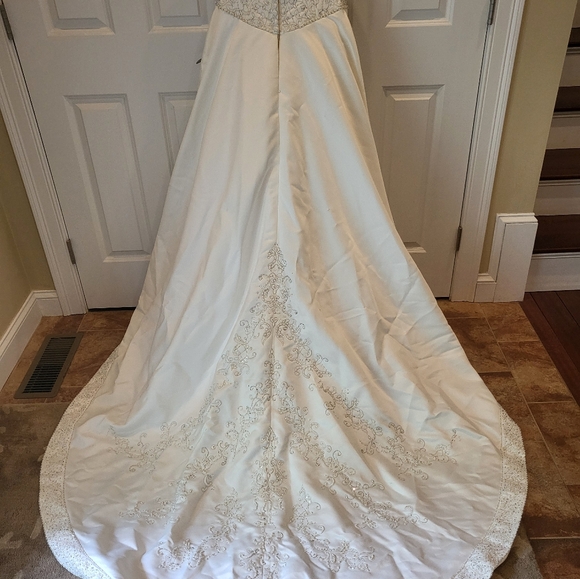Mori Lee Wedding Dress - Picture 2 of 6